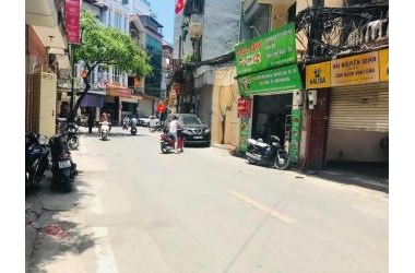 BÁN NHÀ ĐỐC NGỮ - MẶT PHỐ KINH DOANH SẦM UẤT – LÔ GÓC 2 MẶT THOÁNG – 42M2, 3 TẦNG. HẠ CÒN 4,9 TỶ.
